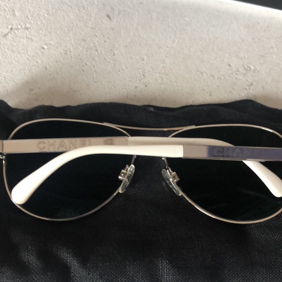 Chanel sunglasses - Picture 4 of 11